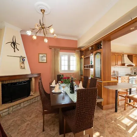 Dimitris Luxury Apartment *